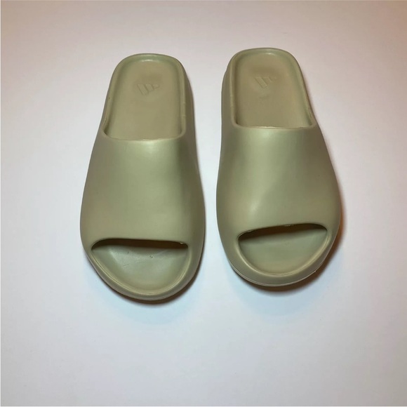 Adidas Yeezy Slides Resin Size 7 M Excellent Condition - Picture 2 of 14